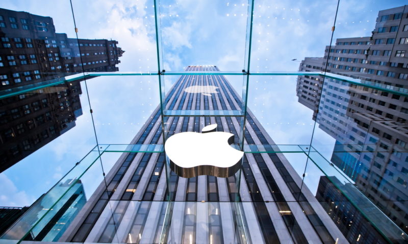 Storia del logo Apple: come è cambiato negli anni